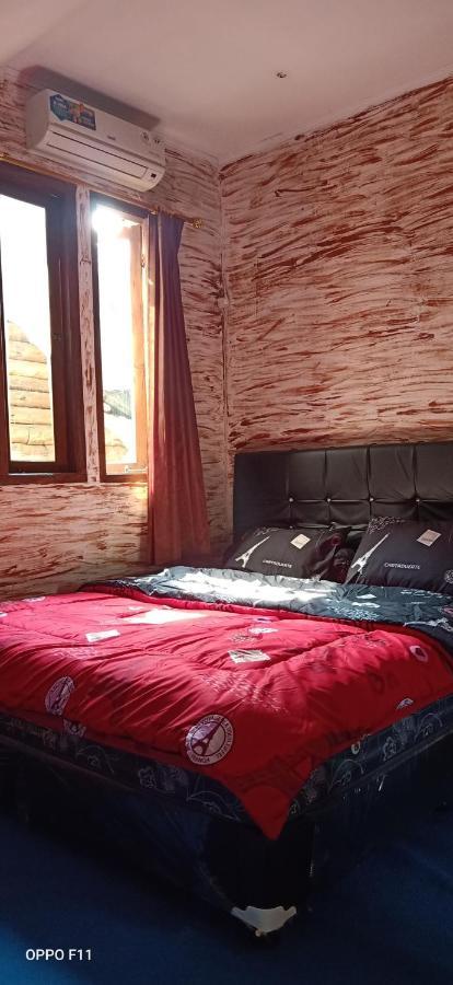 Vila Kota Bunga 5 Bedrooms Puncak Exterior foto