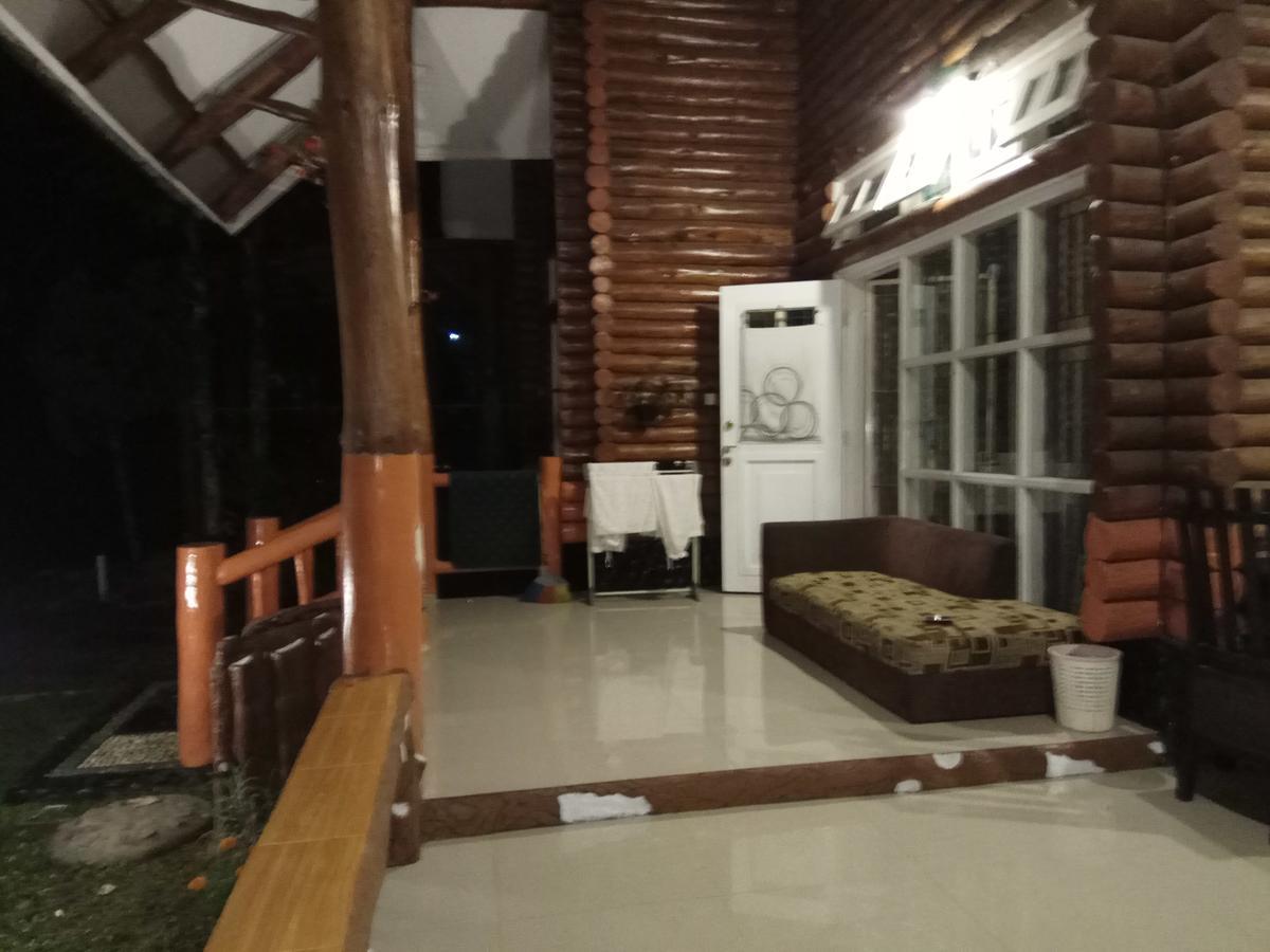 Vila Kota Bunga 5 Bedrooms Puncak Exterior foto