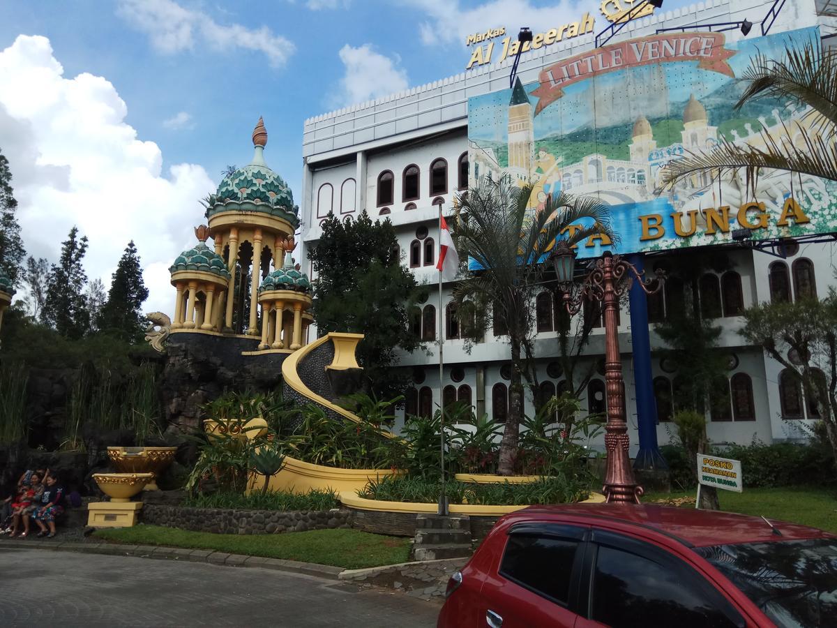 Vila Kota Bunga 5 Bedrooms Puncak Exterior foto