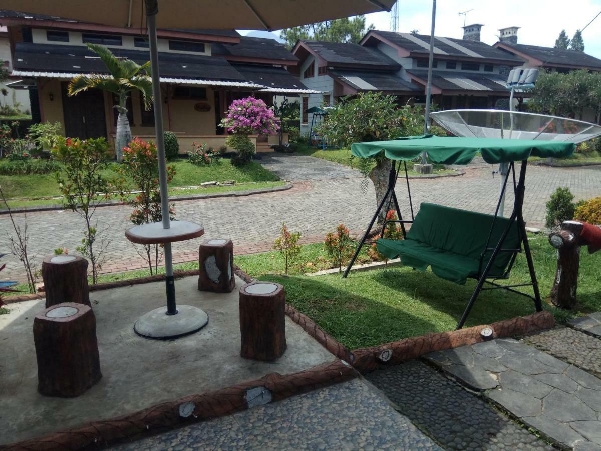 Vila Kota Bunga 5 Bedrooms Puncak Exterior foto